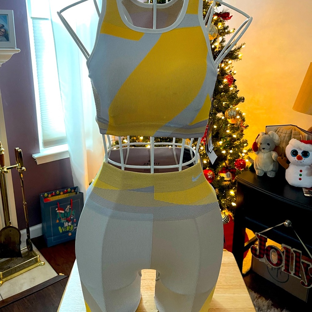 Nike Colorblock Sportswear Biker Shorts